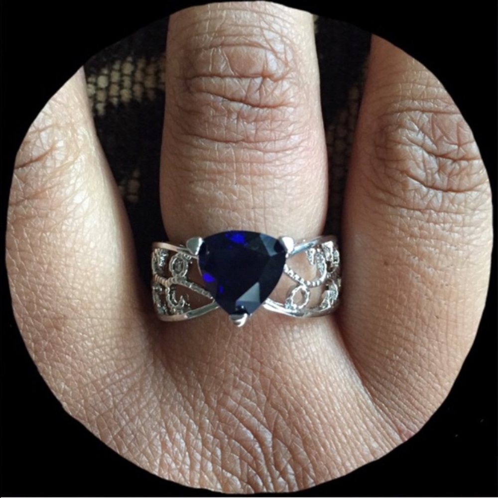 🛍 Triangle cut sapphire quartz filigree ring